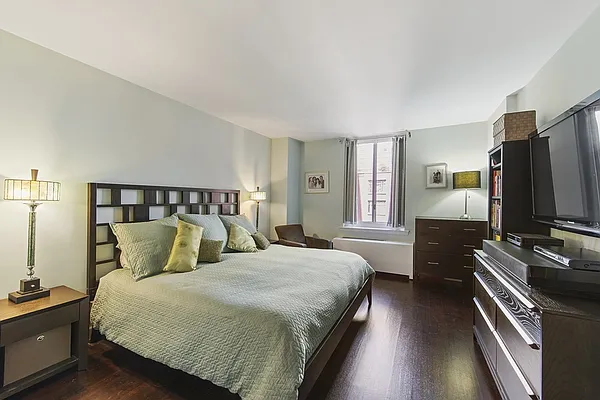 Sold by Nest Seekers International | media 6