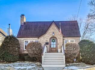 312 E Illinois St, Wheaton, IL 60187