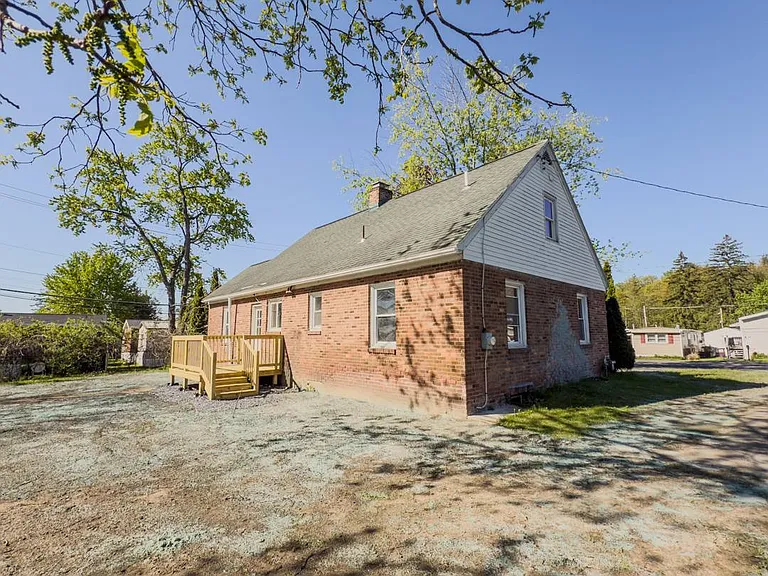 69 McArthur Rd — Photo 29