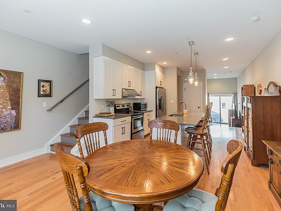3rd image of 333 Cantrell St