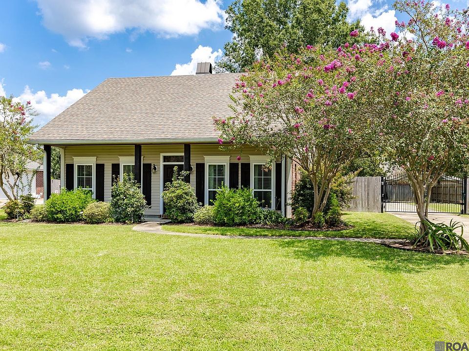 1st image of 27546 Tall Oaks Dr