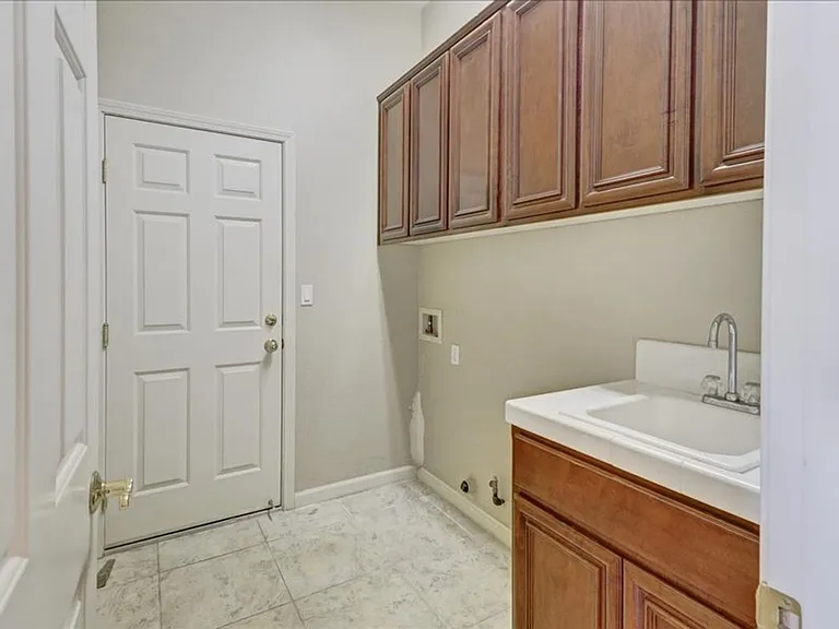 507 Arlington Dr — Photo 21