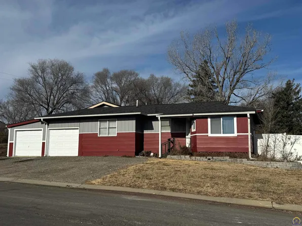 507 E 8th St, Alma, KS 66401