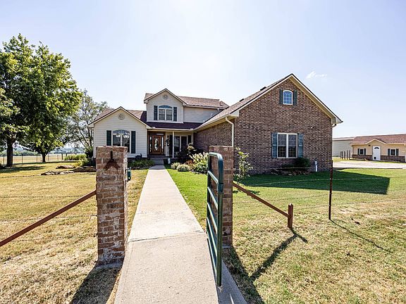 2nd image of 3030 County Road 2700