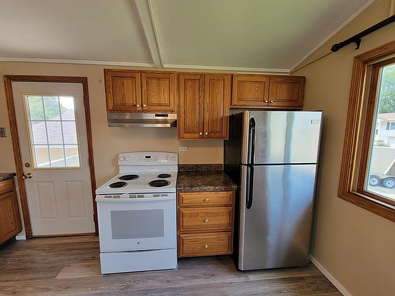 4th image of 2410 Crescent Dr