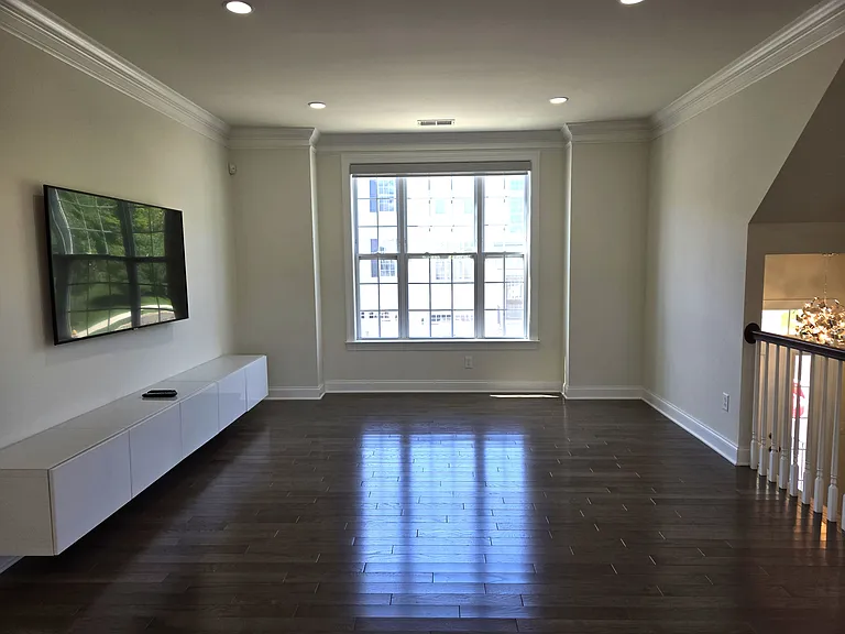 33 Moorland Dr — Photo 3