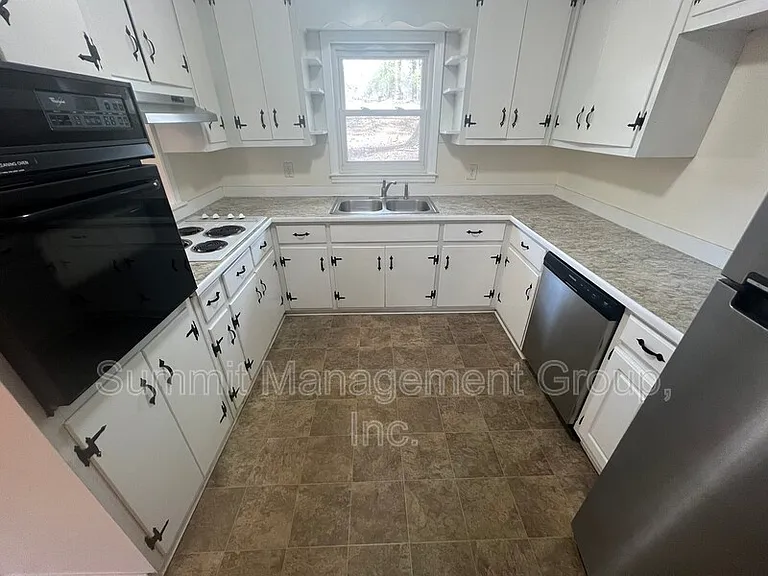 8293 Lakeview Dr SW — Photo 9