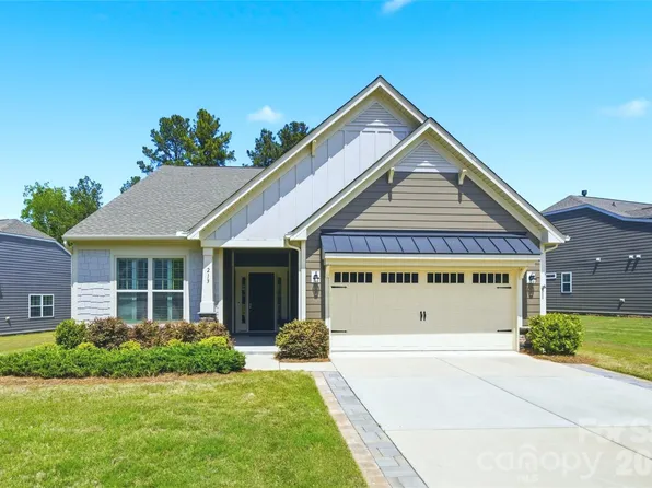 213 Picasso Trl, Mount Holly, NC 28120