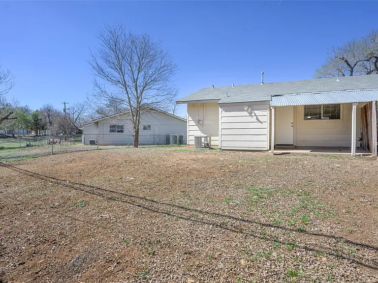 120 Coers Cir #A — Photo 11
