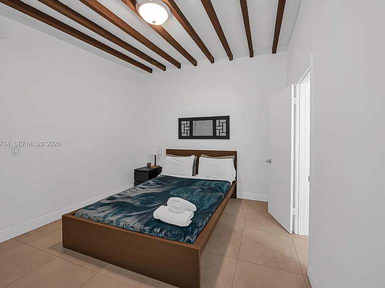 1044 SW 13th Ct — Photo 8