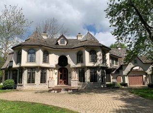 220 Bradwell Rd, Inverness, IL 60010