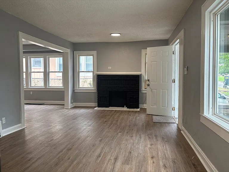 5808 Garfield Ave — Photo 2