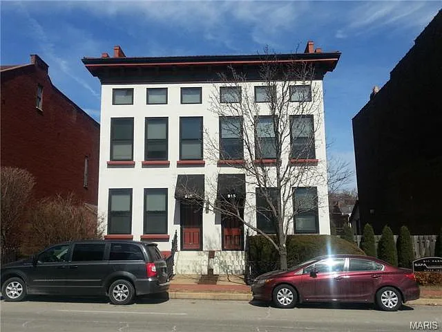 917 Park Ave photo 1