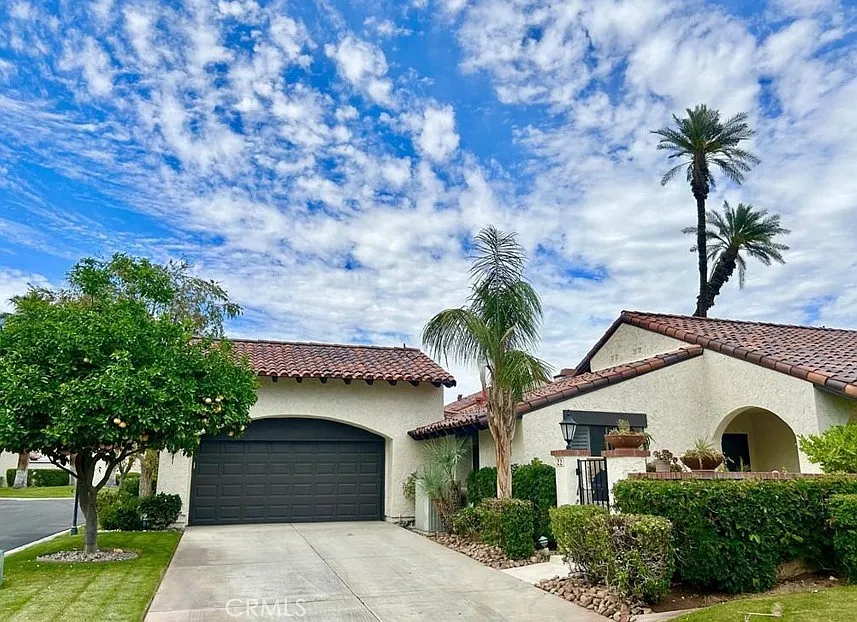 3 bed, 2.5 bath, 2116 sqft, $3,700 — Photo 1