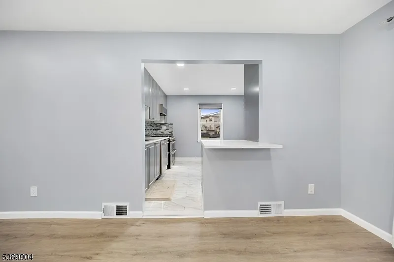 3 bed, 2.0 bath, $3,500 — Photo 4