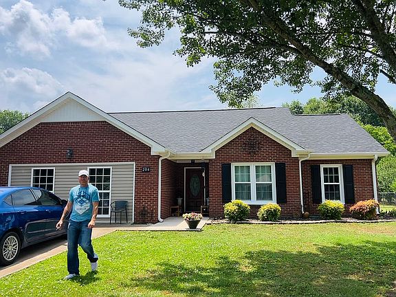 2nd image of 204 Brook Wind Dr