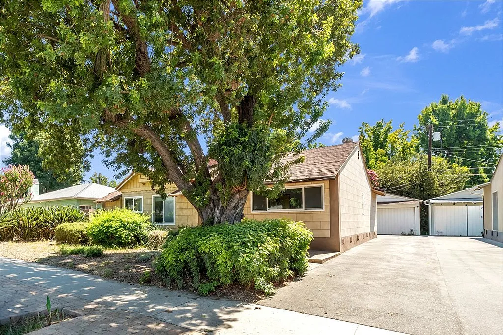 3 bed, 1652 sqft, $4,600 — Photo 2