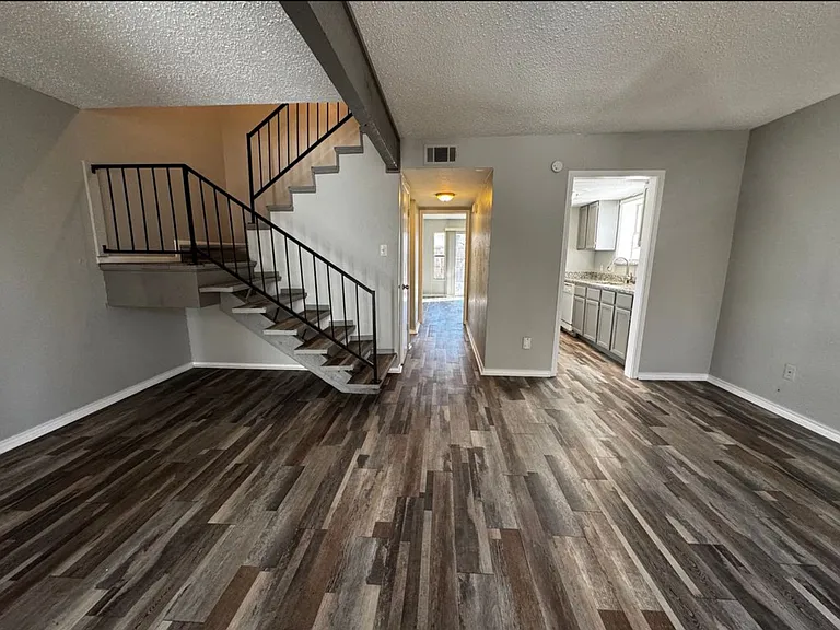 6329 Walraven Cir #6329 — Photo 6