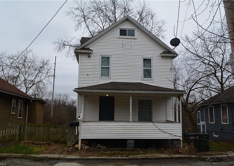 1st image of 561 Paul Pl