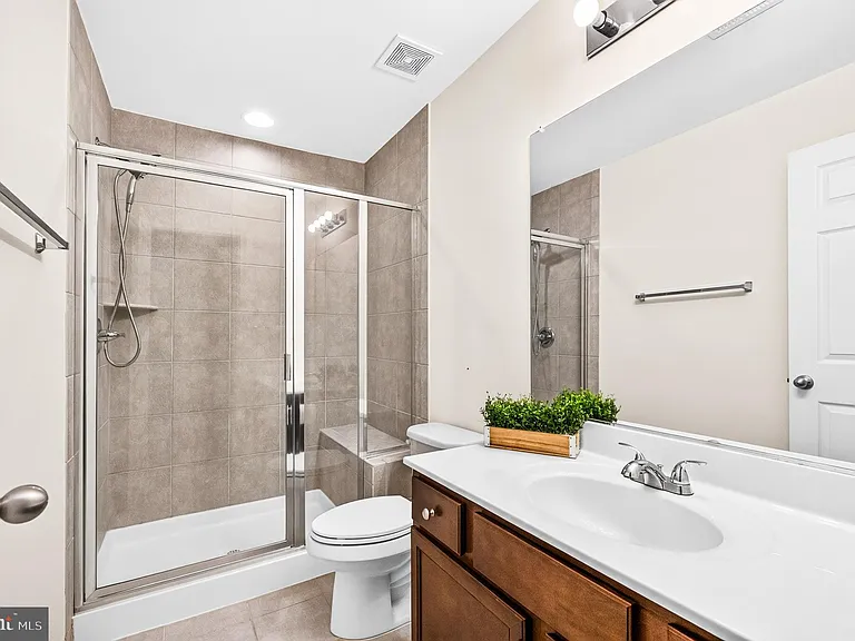 24821 Mason Dale Ter — Photo 38