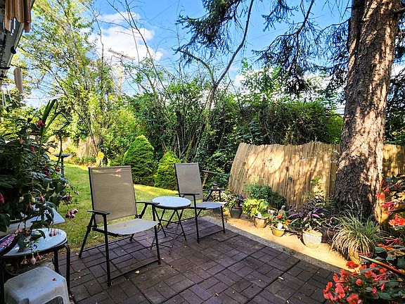 Patio-# 2>