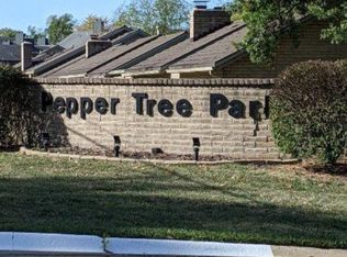 43 SW Pepper Tree Ln, Topeka, KS 66611