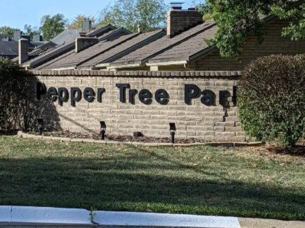 43 SW Pepper Tree Ln, Topeka, KS 66611