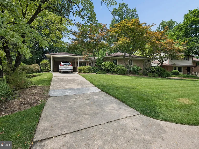 7016 Hopewood St — Photo 4