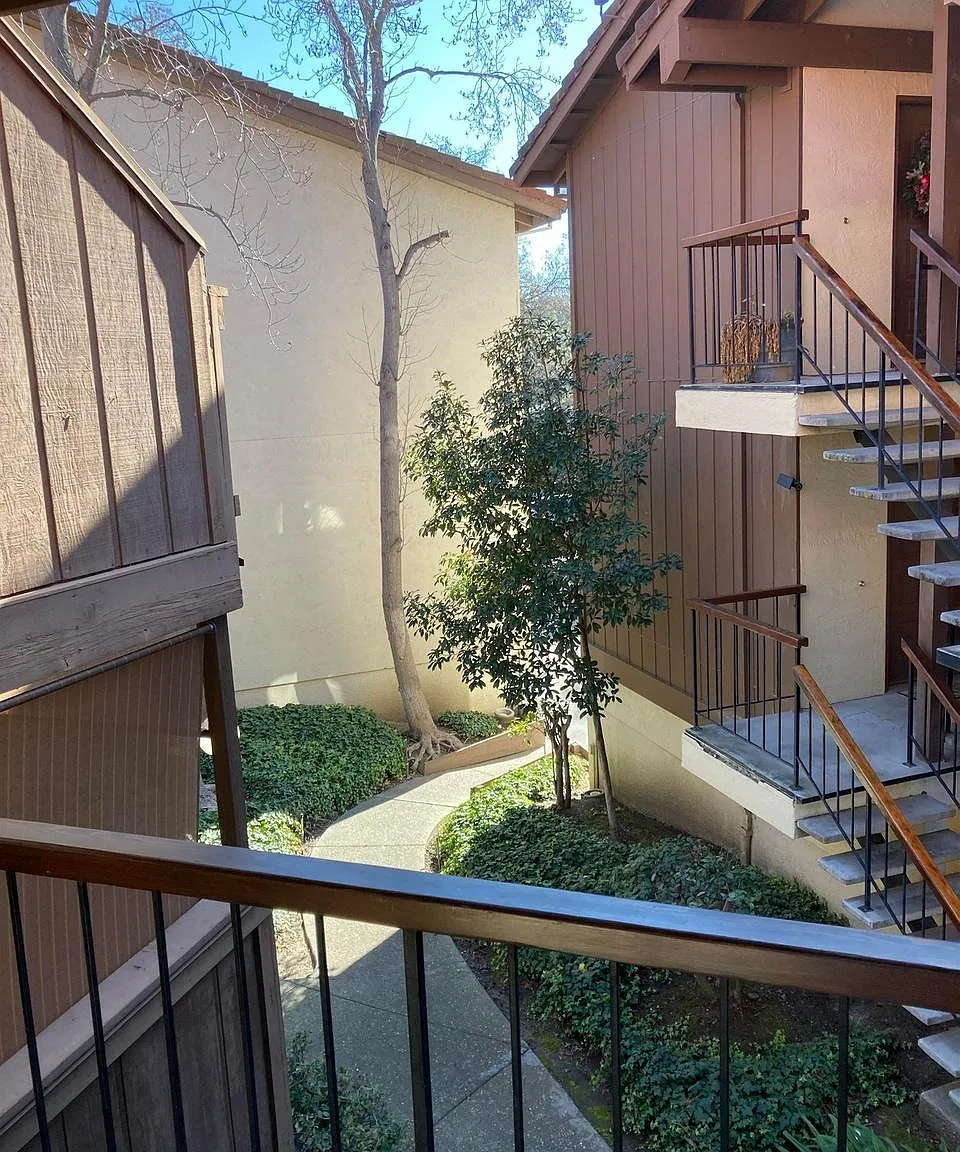 2055 Sierra Rd — Photo 2