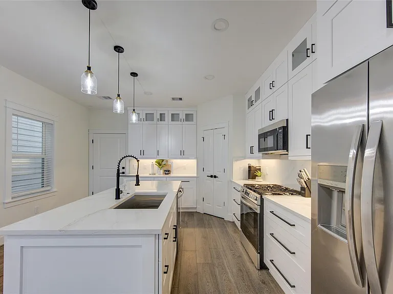 3406 Garapan St #B — Photo 7