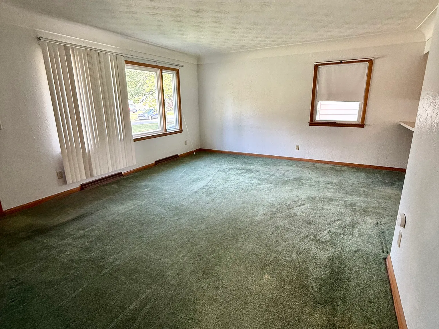 3 bed, 968 sqft, $1,695 — Photo 3