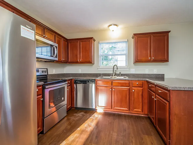 360 Davids Way — Photo 8
