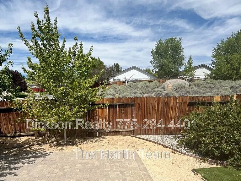 2210 Desert Village Ct — Photo 2