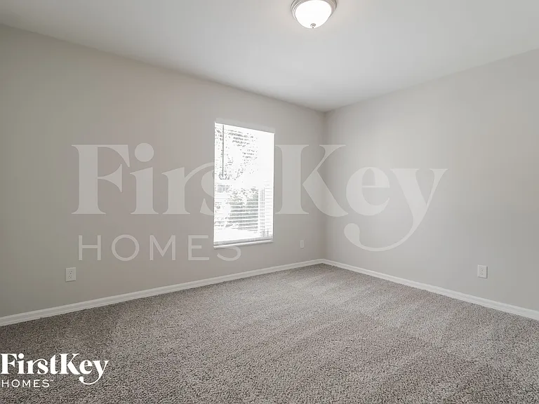927 NW 10th Ave — Photo 11