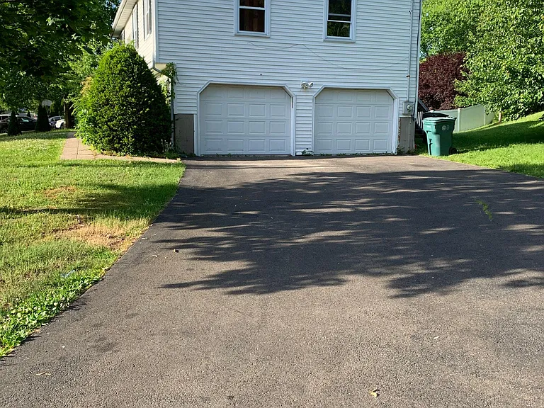 90 Robertson Dr — Photo 41