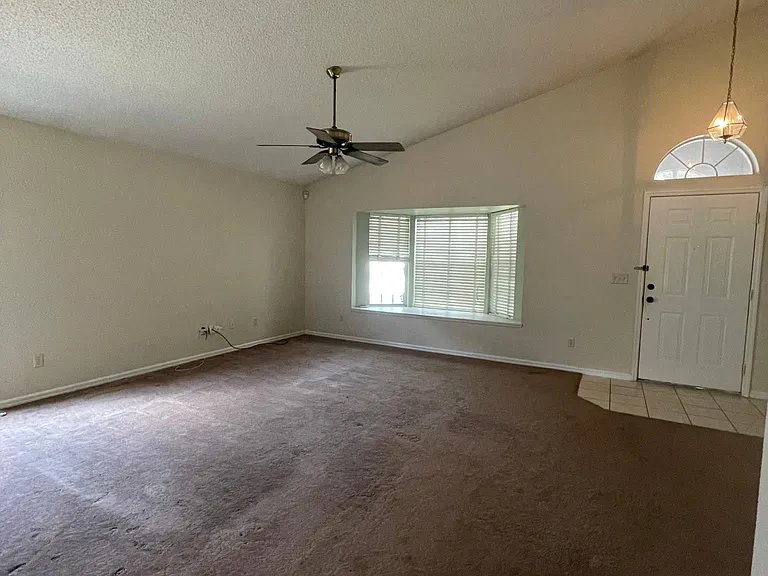 13634 Meadowpark Ave — Photo 8