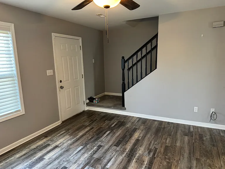 3200 Quiet Way — Photo 5