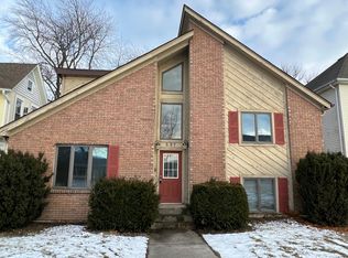 537 Oak Park Ave, Beecher, IL 60401