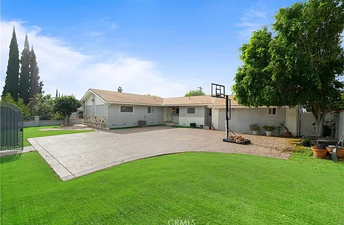 11027 Reseda Blvd Photo 1