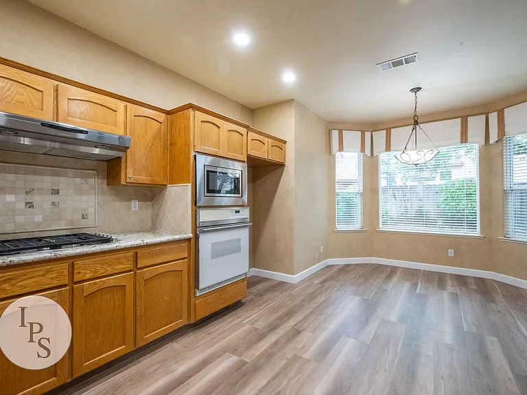 1891 E Oak Haven Dr — Photo 14