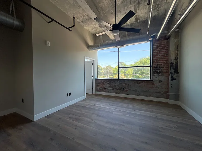 119 E Princess Anne Rd — Photo 143