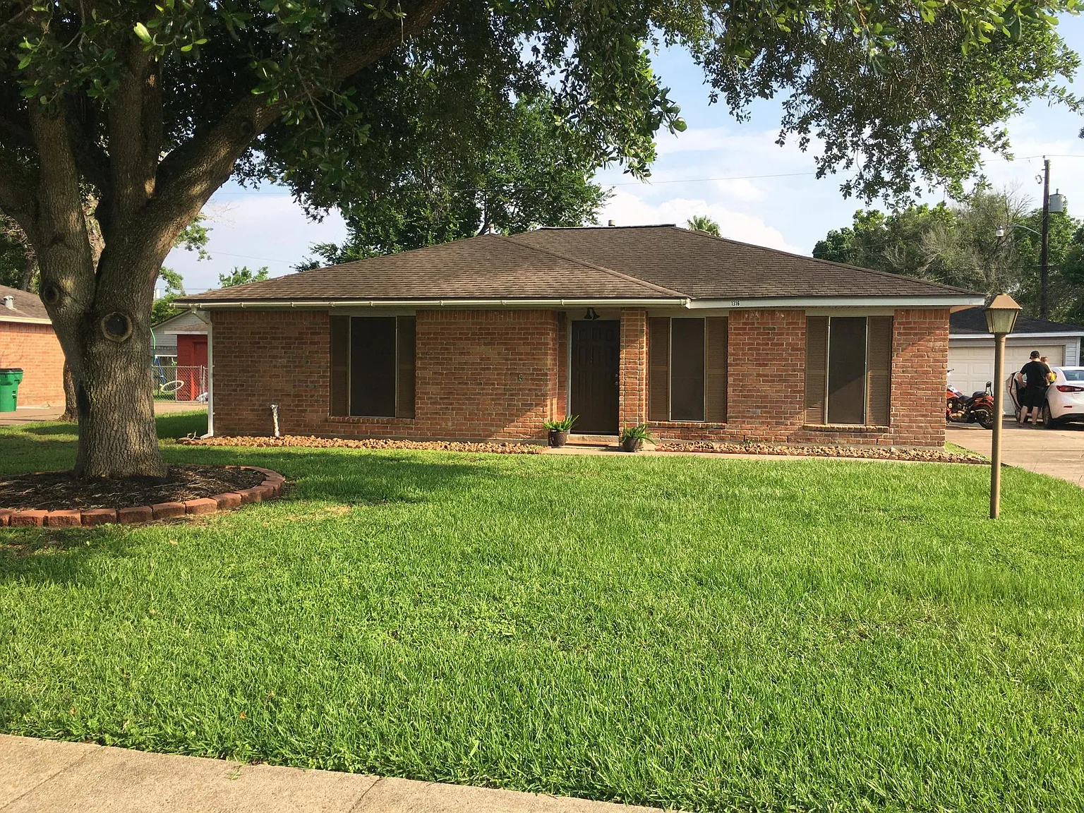 1316 Hospital Dr — Photo 2
