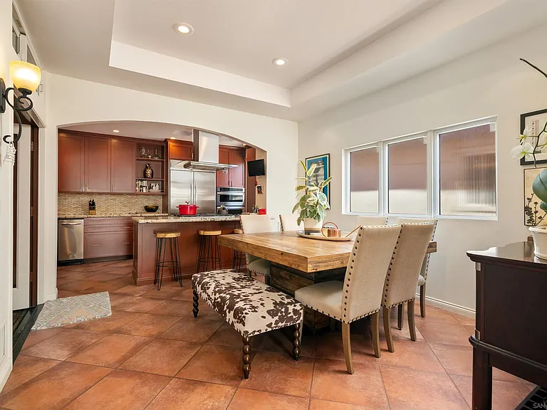 618 Gravilla Pl — Photo 18