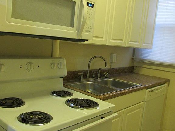 5th image of 276 Chittenden Ave