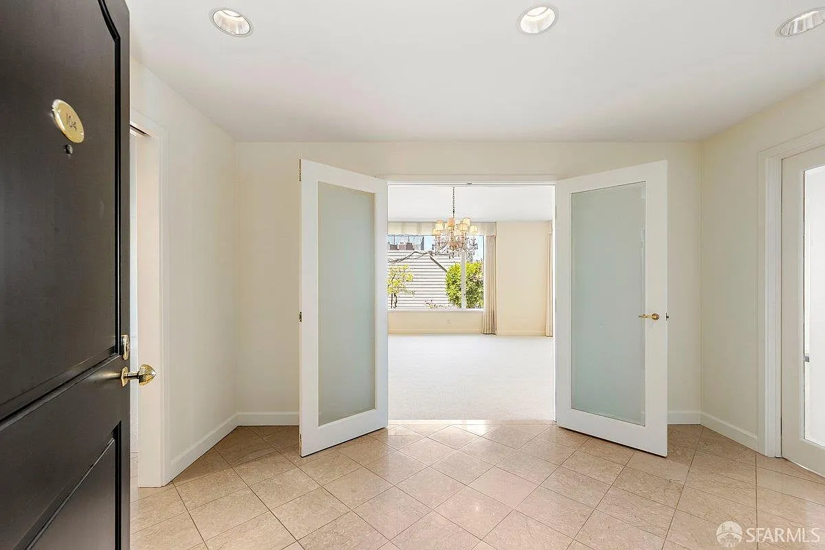 2 bed, 2.0 bath, 2838 sqft, $11,000 — Photo 1