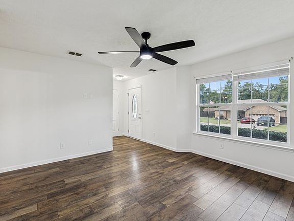 4th image of 671 McKean Dr