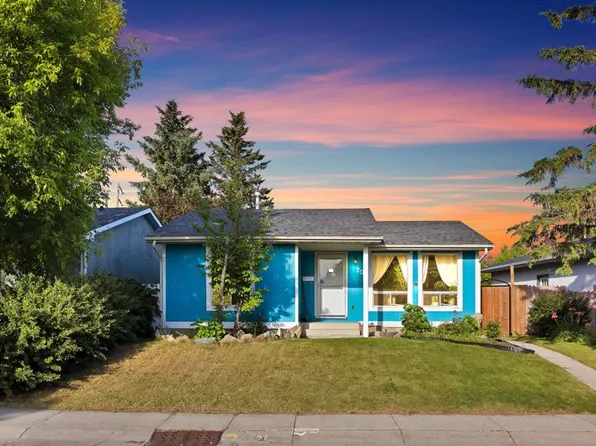 20 W Falton Way NE, Calgary, AB T3J 1K4