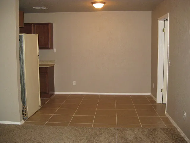 Two Bedroom two bath duplex. — Photo 4