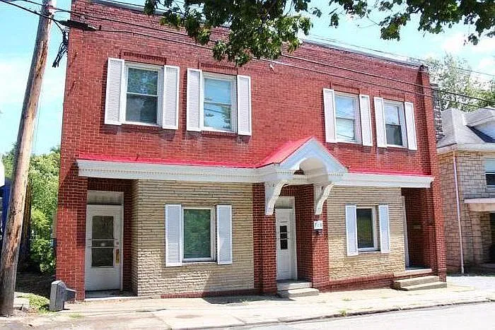3 bed, 1200 sqft, $2,205 — Photo 1