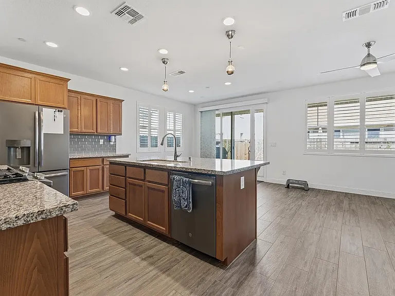 355 Marigold Dr — Photo 16